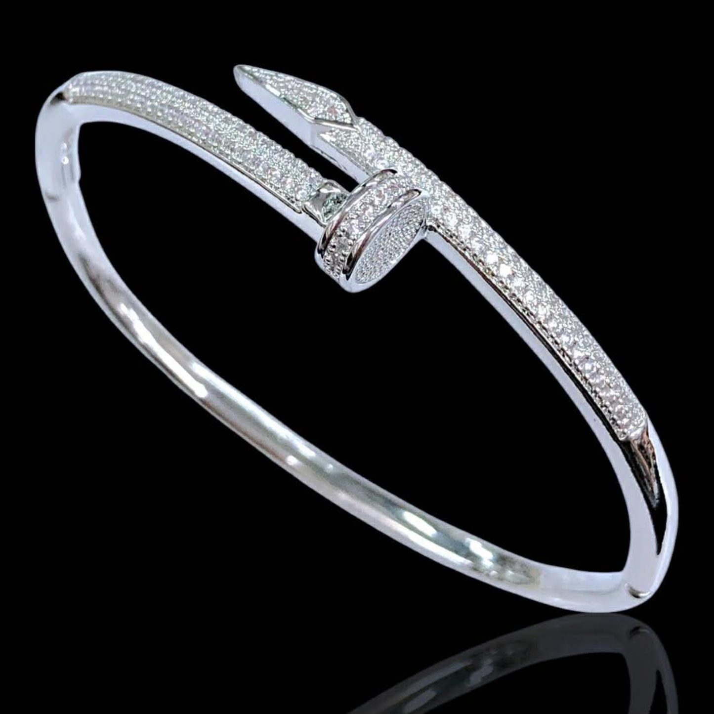 Luxe Nail Crystal Bangle